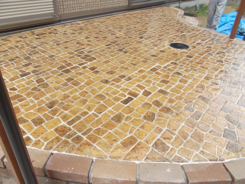 石スタンプ、土間スタンプ、擬似石、タイル調、 床タイルスタンプ 石目調 ヨーロッパ風 デザインコンクリート 東京都江戸川区